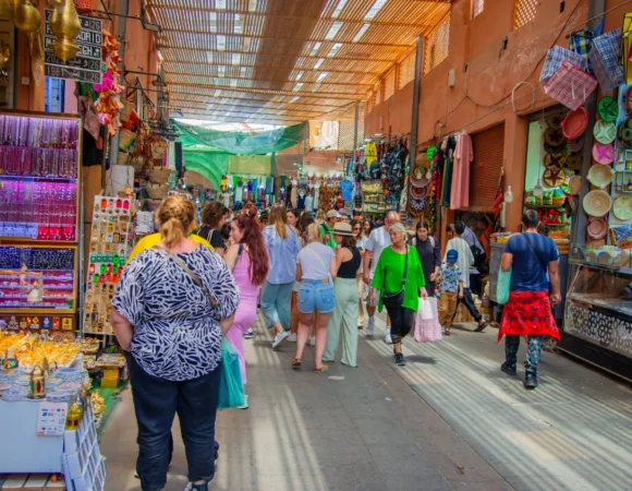 Explore Marrakech’s Souks – The Ultimate Shopping and Cultural Experience